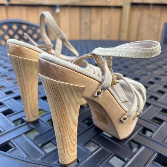 Fendi Wooden Platform Heels Sandals; Size 36 (US 6) - Picture 4 of 12